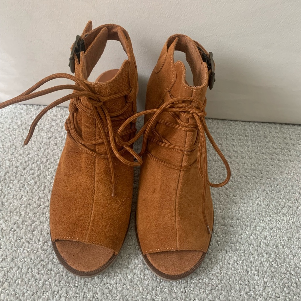 Suede women’s shoes Size 6